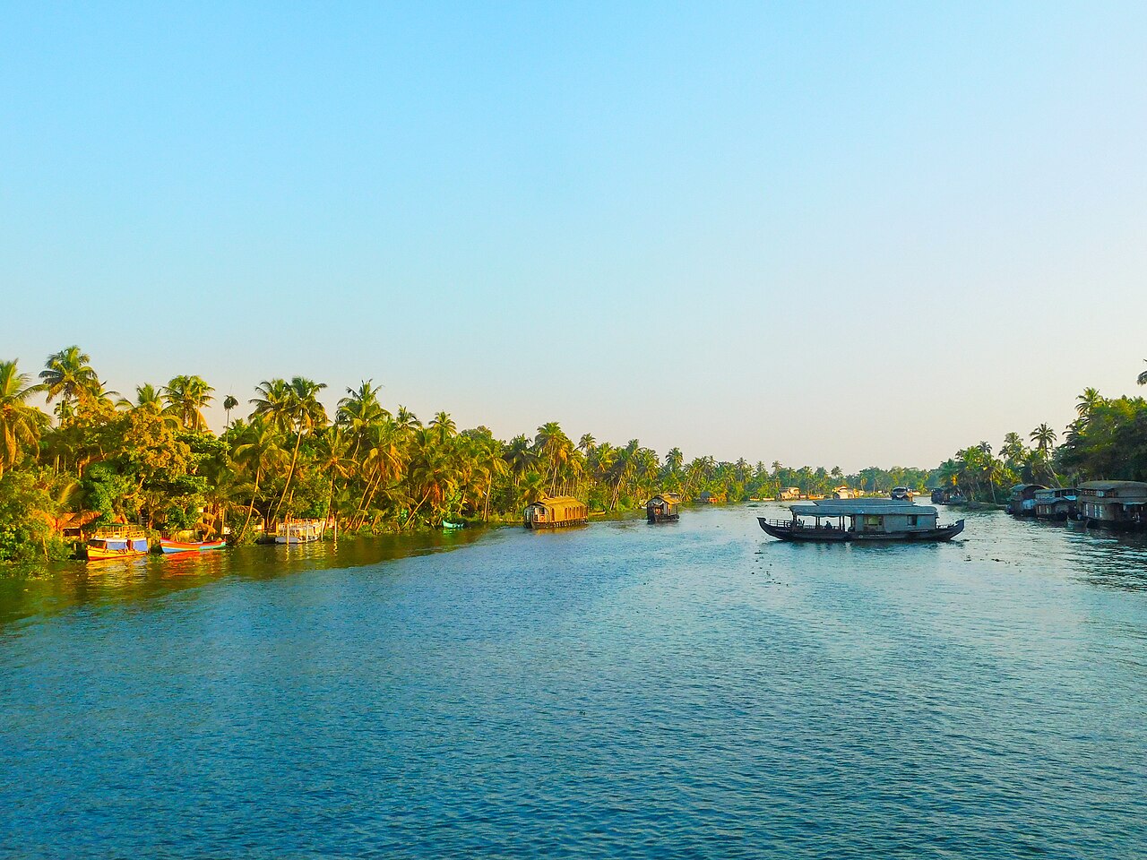 Kumarakom Backwater Tour Package — 2N / 3D tour package