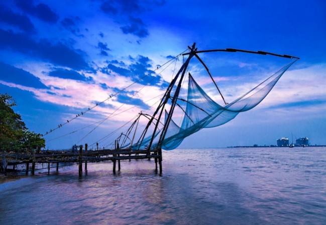 2 Nights 3 Days Cochin Alleppey Houseboat Tour Packages